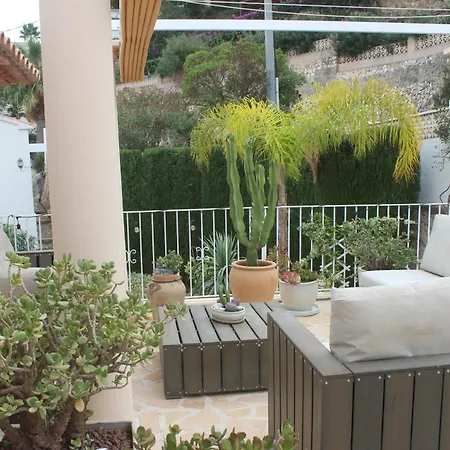Lujosa Con Piscina Y Vistas Villa