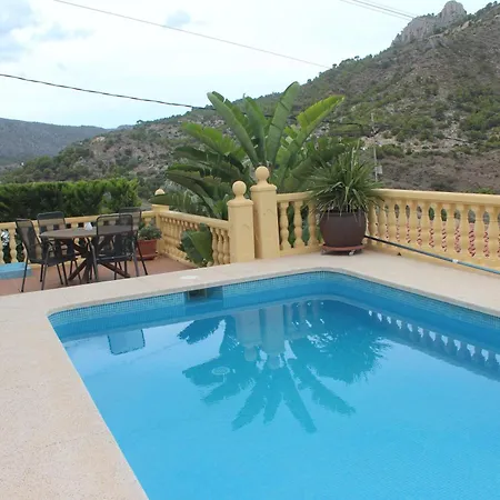 Lujosa Con Piscina Y Vistas Calpe