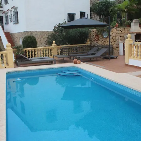 Lujosa Con Piscina Y Vistas